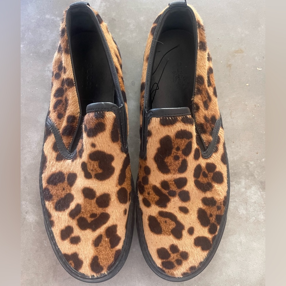 Gucci mohair leopard print slip on shoe size 39 g